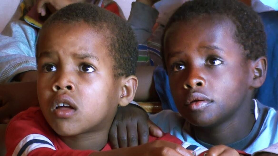 «Ο Θεός δε μοιράζει καραμέλες»: Ένα συγκλονιστικό ντοκιμαντέρ για την υιοθεσία